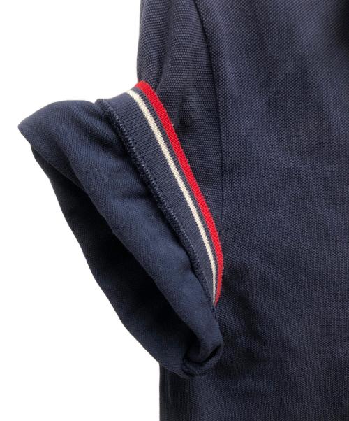 PRADA（プラダ）PRADA (プラダ) ポロシャツ ネイビー×レッド サイズ:SIZE Lの古着・服飾アイテム