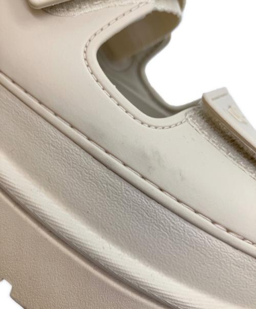 UGG（アグ）UGG (アグ) GoldenGlow ベルトサンダル ベージュ サイズ:SIZE 25cmの古着・服飾アイテム