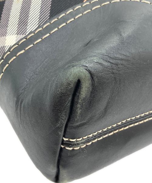 BURBERRY BLUE LABEL（バーバリー ブルー レーベル）BURBERRY BLUE LABEL (バーバリーロンドンブルーレーベル) ノバチェックショルダーバッグ ブラック×ベージュの古着・服飾アイテム