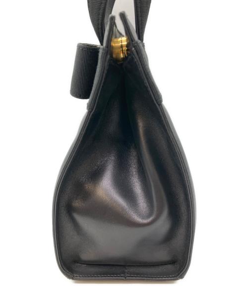Salvatore Ferragamo（サルヴァトーレ フェラガモ）Salvatore Ferragamo (サルヴァトーレ フェラガモ) ヴァラリボン ハンドバッグ ブラックの古着・服飾アイテム