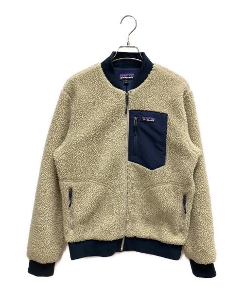 Patagonia（パタゴニア）Patagonia (パタゴニア) Retro-X Bomber Jacket（レトロX ボマー ジャケット） ベージュ×ネイビー サイズ:SIZE Sの古着・服飾アイテム