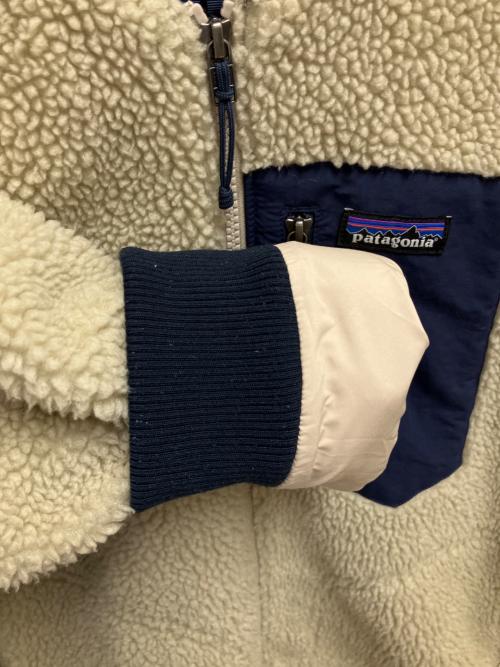 Patagonia（パタゴニア）Patagonia (パタゴニア) Retro-X Bomber Jacket（レトロX ボマー ジャケット） ベージュ×ネイビー サイズ:SIZE Sの古着・服飾アイテム