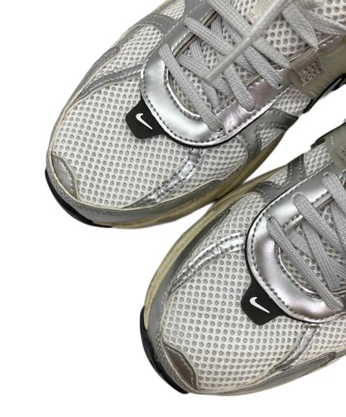 NIKE（ナイキ）NIKE (ナイキ) V2K Run Shoes（V2Kランシューズ） グレー サイズ:SIZE 27cmの古着・服飾アイテム