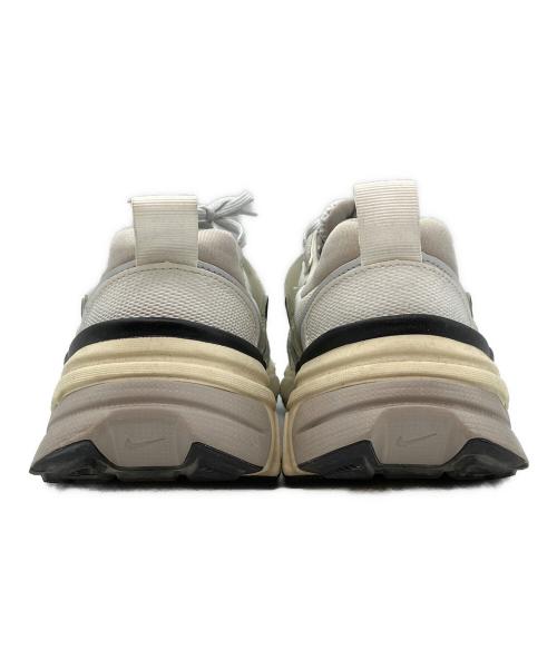 NIKE（ナイキ）NIKE (ナイキ) V2K Run Shoes（V2Kランシューズ） グレー サイズ:SIZE 27cmの古着・服飾アイテム