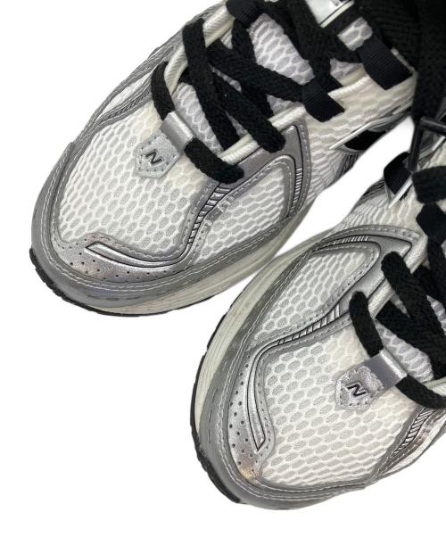 NEW BALANCE（ニューバランス）NEW BALANCE (ニューバランス) スニーカー シルバー×ホワイト サイズ:SIZE 27cmの古着・服飾アイテム