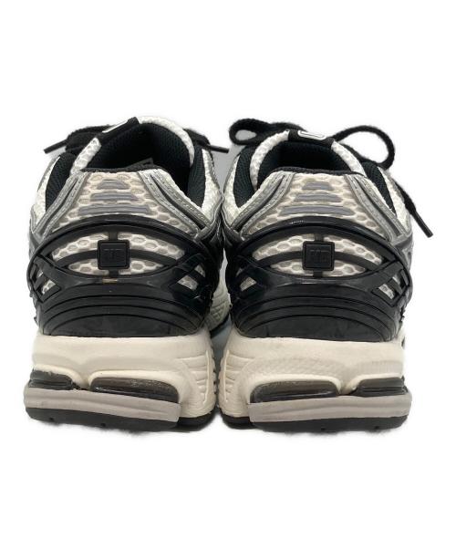 NEW BALANCE（ニューバランス）NEW BALANCE (ニューバランス) スニーカー シルバー×ホワイト サイズ:SIZE 27cmの古着・服飾アイテム