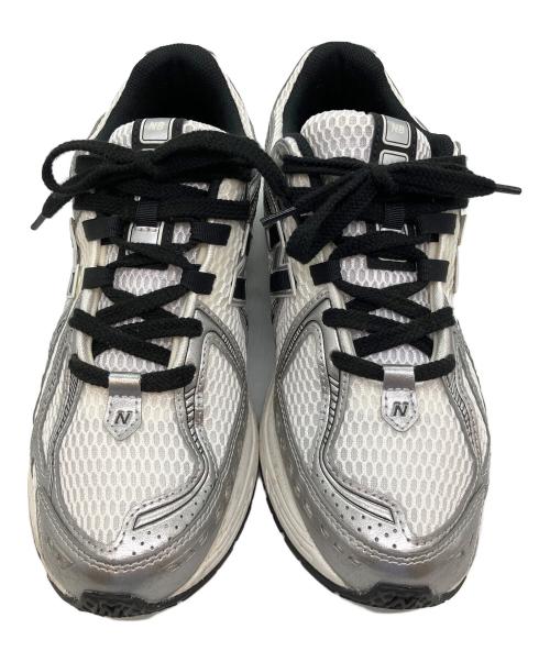 NEW BALANCE（ニューバランス）NEW BALANCE (ニューバランス) スニーカー シルバー×ホワイト サイズ:SIZE 27cmの古着・服飾アイテム