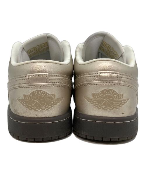 NIKE（ナイキ）NIKE (ナイキ) AIR JORDAN 1 LOW SE（エア ジョーダン 1 LOW SE） シルバー サイズ:SIZE 26.5cmの古着・服飾アイテム