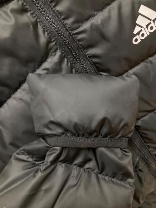 adidas（アディダス）adidas (アディダス) ブラック エッセンシャルズ ダウンパーカー ダウンジャケット ブラック サイズ:SIZE S 未使用品の古着・服飾アイテム