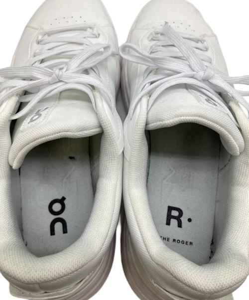 on（オン）on (オン) THE ROGER Advantage（ロジャーアドバンテージ） ホワイト サイズ:SIZE 27cmの古着・服飾アイテム