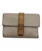 LOEWEロエベ）の古着「アナグラム　バーティカル ウォレット スモール」｜ベージュ×ピンク