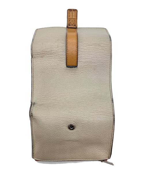 LOEWE（ロエベ）LOEWE (ロエベ) アナグラム　バーティカル ウォレット スモール ベージュ×ピンクの古着・服飾アイテム