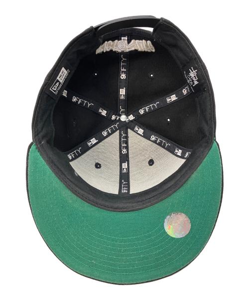 New Era（ニューエラ）New Era (ニューエラ) stussy (ステューシー) キャップ ブラック×グリーンの古着・服飾アイテム