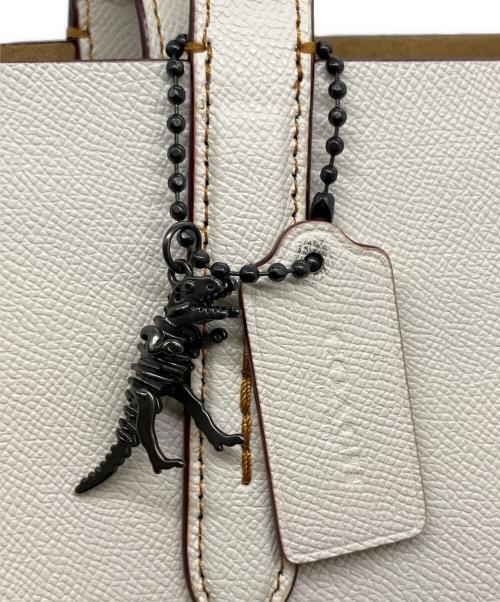 COACH（コーチ）COACH (コーチ) レキシー　トートバッグ ホワイトの古着・服飾アイテム