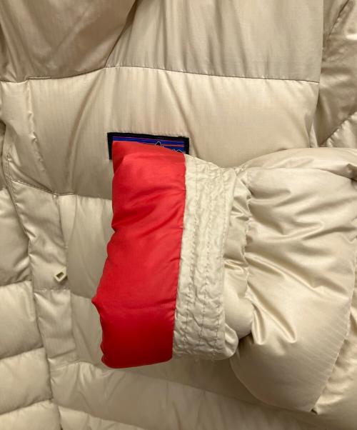 Patagonia（パタゴニア）Patagonia (パタゴニア) ダウンジャケット ベージュ サイズ:SIZE Sの古着・服飾アイテム