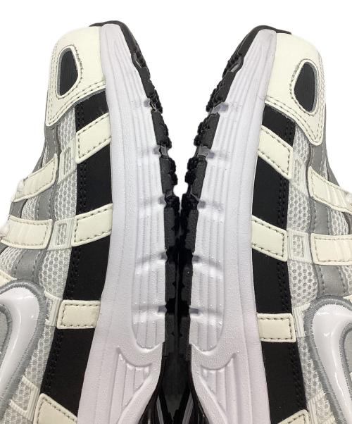 NIKE（ナイキ）NIKE (ナイキ) P-6000　ローカットスニーカー ホワイト×グレー サイズ:SIZE 28cm 未使用品の古着・服飾アイテム