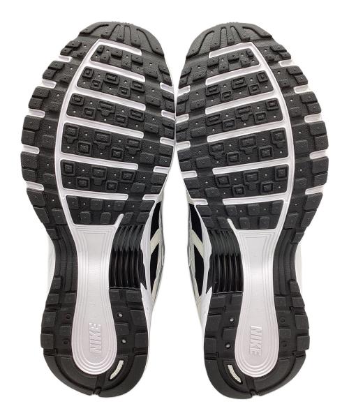 NIKE（ナイキ）NIKE (ナイキ) P-6000　ローカットスニーカー ホワイト×グレー サイズ:SIZE 28cm 未使用品の古着・服飾アイテム