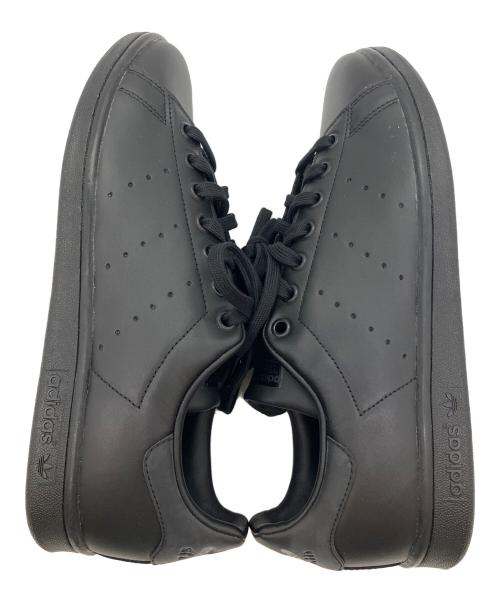 adidas（アディダス）adidas (アディダス) STAN SMITH　スニーカー ブラック サイズ:SIZE 28cm 未使用品の古着・服飾アイテム