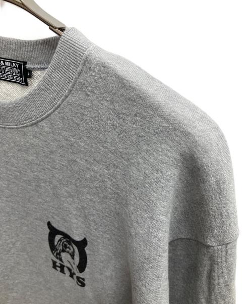 Hysteric Glamour（ヒステリックグラマー）Hysteric Glamour (ヒステリックグラマー) HOTTER THAN HELL　クルーネックスウェット グレー サイズ:SIZE Lの古着・服飾アイテム