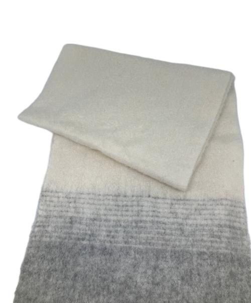 FURLA（フルラ）FURLA (フルラ) ボリュームマフラー ベージュ×グレー 未使用品の古着・服飾アイテム