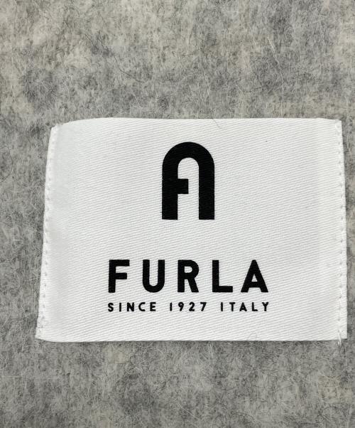 FURLA（フルラ）FURLA (フルラ) ボリュームマフラー ベージュ×グレー 未使用品の古着・服飾アイテム