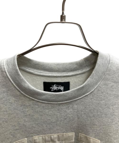 stussy（ステューシー）stussy (ステューシー) STU Applique Crew カレッジロゴスウェットシャツ オートミール サイズ:SIZE Mの古着・服飾アイテム
