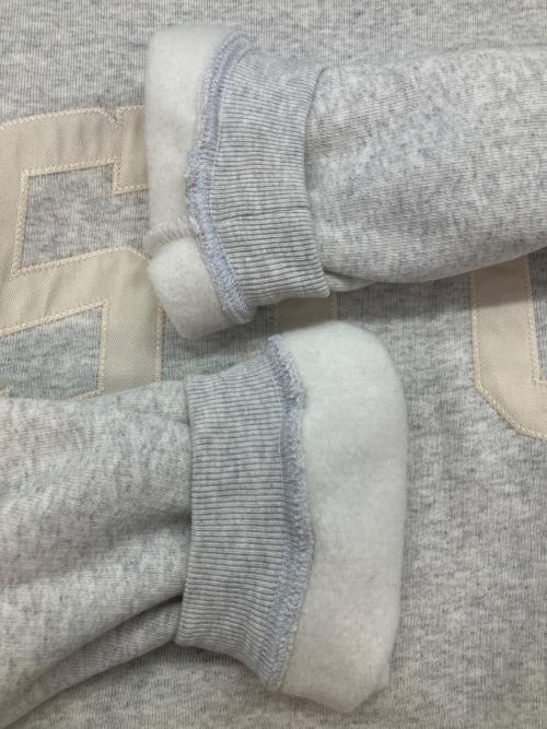 stussy（ステューシー）stussy (ステューシー) STU Applique Crew カレッジロゴスウェットシャツ オートミール サイズ:SIZE Mの古着・服飾アイテム