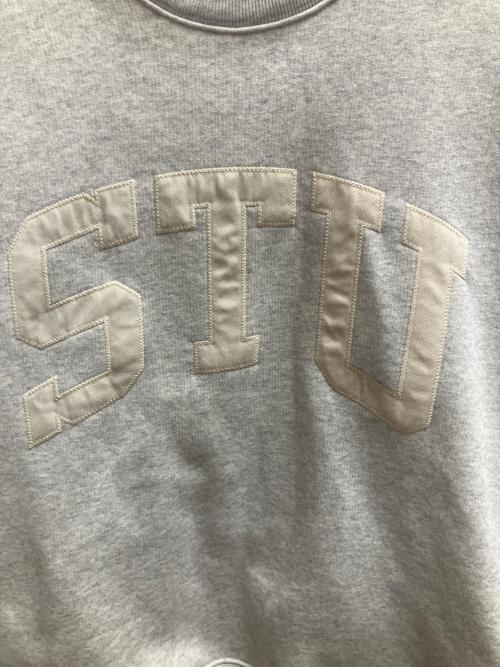 stussy（ステューシー）stussy (ステューシー) STU Applique Crew カレッジロゴスウェットシャツ オートミール サイズ:SIZE Mの古着・服飾アイテム