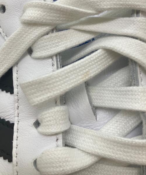 adidas（アディダス）adidas (アディダス) SAMBA OG スニーカー ホワイト×グレー サイズ:SIZE 25.5cmの古着・服飾アイテム