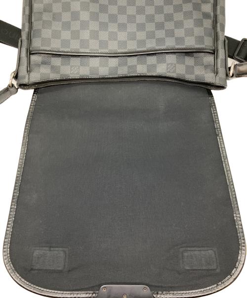 LOUIS VUITTON（ルイ ヴィトン）LOUIS VUITTON (ルイ ヴィトン) ダミエ・グラフィット ダニエルMM ショルダーバッグ グレーの古着・服飾アイテム