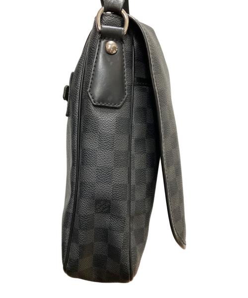 LOUIS VUITTON（ルイ ヴィトン）LOUIS VUITTON (ルイ ヴィトン) ダミエ・グラフィット ダニエルMM ショルダーバッグ グレーの古着・服飾アイテム