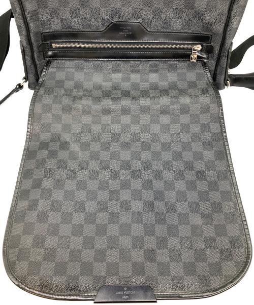 LOUIS VUITTON（ルイ ヴィトン）LOUIS VUITTON (ルイ ヴィトン) ダミエ・グラフィット ダニエルMM ショルダーバッグ グレーの古着・服飾アイテム