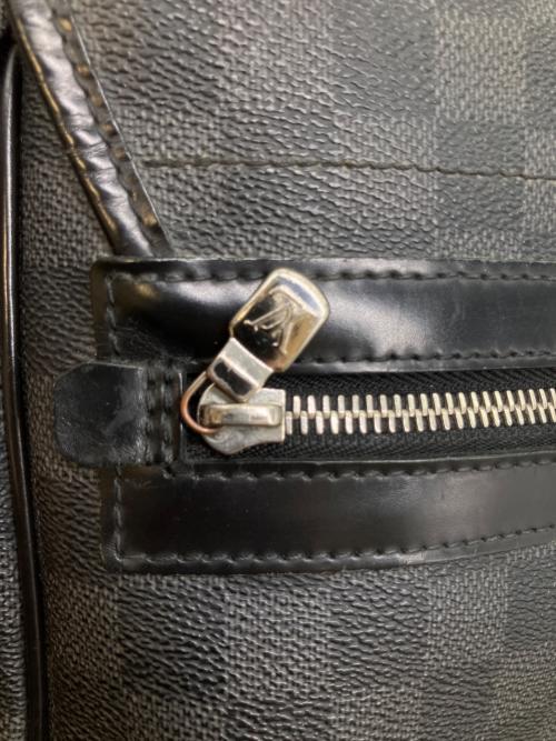 LOUIS VUITTON（ルイ ヴィトン）LOUIS VUITTON (ルイ ヴィトン) ダミエ・グラフィット ダニエルMM ショルダーバッグ グレーの古着・服飾アイテム