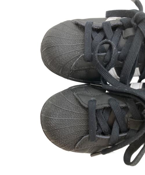 adidas（アディダス）adidas (アディダス) SUPER STAR スニーカー ブラック サイズ:SIZE 23cmの古着・服飾アイテム
