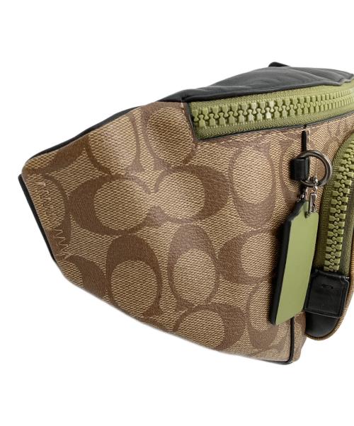 COACH（コーチ）COACH (コーチ) トラック ベルト バッグ・シグネチャー キャンバス・コーチ パッチ ウェストバッグ ベージュ×グリーンの古着・服飾アイテム