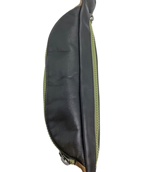 COACH（コーチ）COACH (コーチ) トラック ベルト バッグ・シグネチャー キャンバス・コーチ パッチ ウェストバッグ ベージュ×グリーンの古着・服飾アイテム