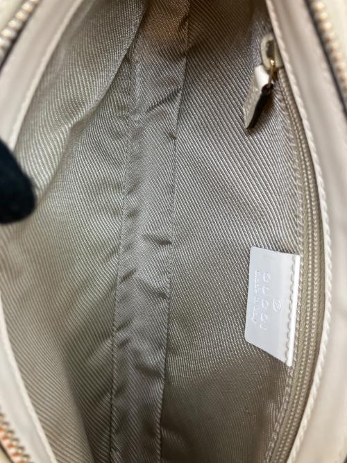 GUCCI（グッチ）GUCCI (グッチ) GGキャンバス ショルダーバッグ ホワイトの古着・服飾アイテム