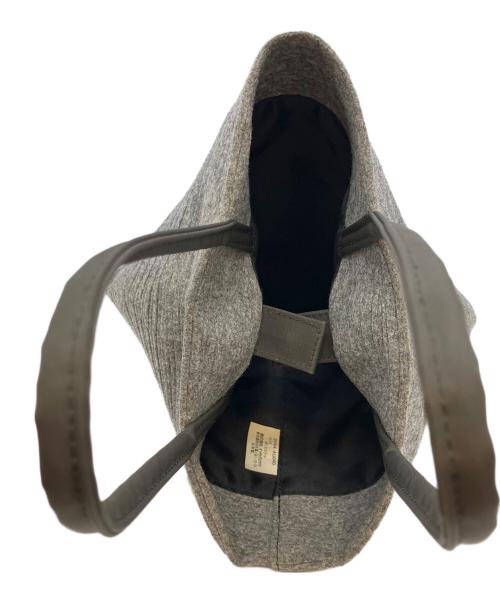 PLEATS PLEASE（プリーツプリーズ）PLEATS PLEASE (プリーツプリーズ) ハンドバッグ グレーの古着・服飾アイテム