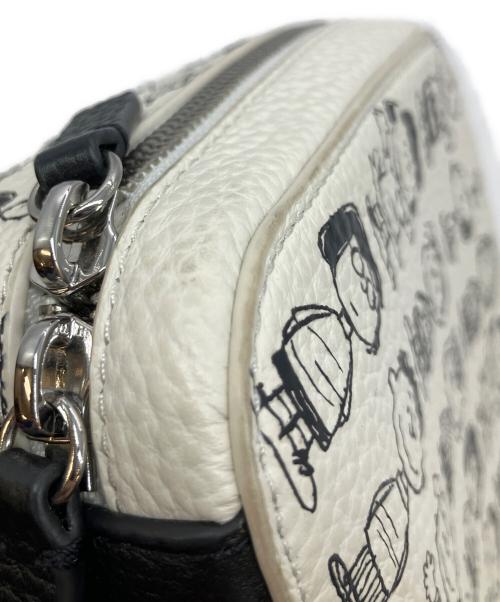 LACOSTE（ラコステ）LACOSTE (ラコステ) PEANUTS (ピーナッツ) プリントレザーショルダーバッグ ホワイトの古着・服飾アイテム