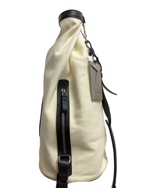 GIORGIO ARMANI（ジョルジョアルマーニ）GIORGIO ARMANI (ジョルジョアルマーニ) クロスボディーバッグ ベージュ×ブラック 未使用品の古着・服飾アイテム