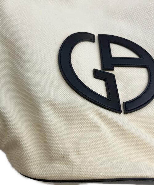 GIORGIO ARMANI（ジョルジョアルマーニ）GIORGIO ARMANI (ジョルジョアルマーニ) クロスボディーバッグ ベージュ×ブラック 未使用品の古着・服飾アイテム