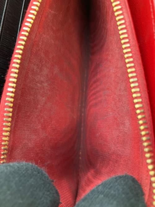 PRADA（プラダ）PRADA (プラダ) ラウンドファスナー財布 ブラックの古着・服飾アイテム