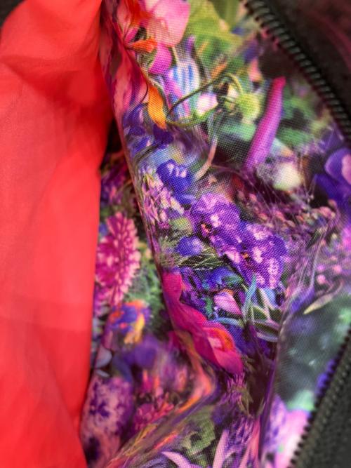 LeSportsac（レスポートサック）LeSportsac (レスポートサック) M/ mika ninagawa (エム/ ミカ ニナガワ) デラックスエブリデイバッグ ミカズユートピア  ショルダーバッグ パープルの古着・服飾アイテム