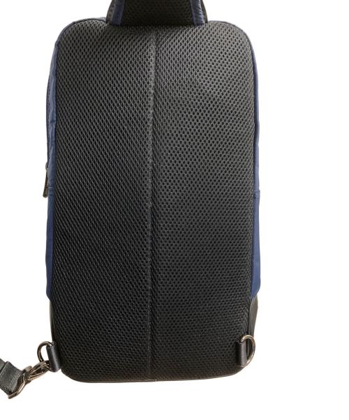 ZERO HALLIBURTON（ゼロ ハリバートン）ZERO HALLIBURTON (ゼロ ハリバートン) ボディバッグ ネイビー×ブラックの古着・服飾アイテム