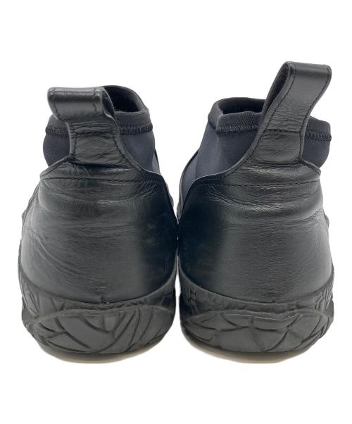 ISSEY MIYAKE（イッセイミヤケ）ISSEY MIYAKE (イッセイミヤケ) スリッポン ブラック サイズ:SIZE 43の古着・服飾アイテム