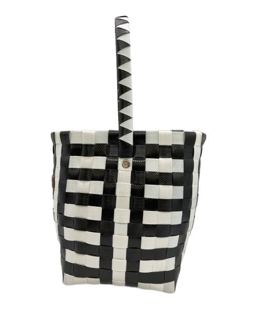 MARNI（マルニ）MARNI (マルニ) カゴバッグ ブラック×ホワイトの古着・服飾アイテム