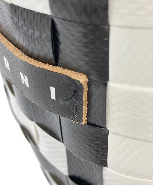 MARNI（マルニ）MARNI (マルニ) カゴバッグ ブラック×ホワイトの古着・服飾アイテム