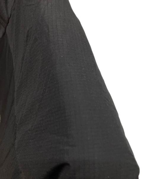ARC'TERYX（アークテリクス）ARC'TERYX (アークテリクス) ATOM JACKET 中綿ジャケット ブラック サイズ:SIZE Mの古着・服飾アイテム