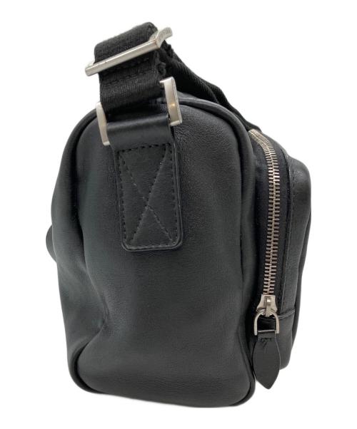 EMPORIO ARMANI（エンポリオアルマーニ）EMPORIO ARMANI (エンポリオアルマーニ) ショルダーバッグ ブラックの古着・服飾アイテム