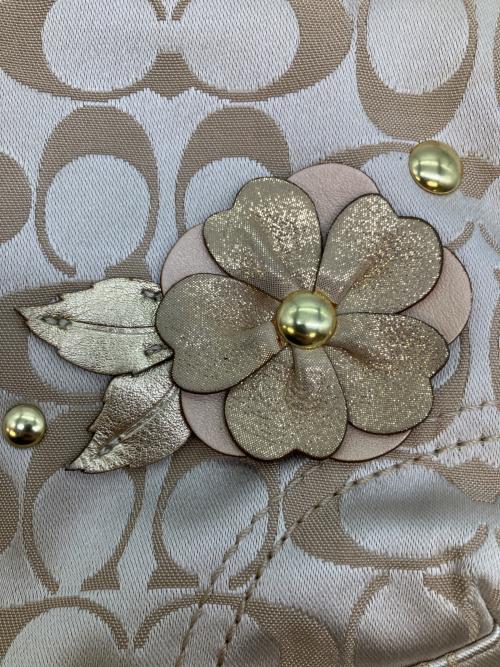 COACH（コーチ）COACH (コーチ) シグネチャー フローラル ショルダーバッグ ベージュの古着・服飾アイテム